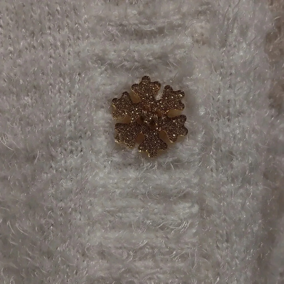 Womens XXL 33 Degrees White Gold Snowflake Fuzzy Sweater Grannycore Metallic - Picture 2 of 7